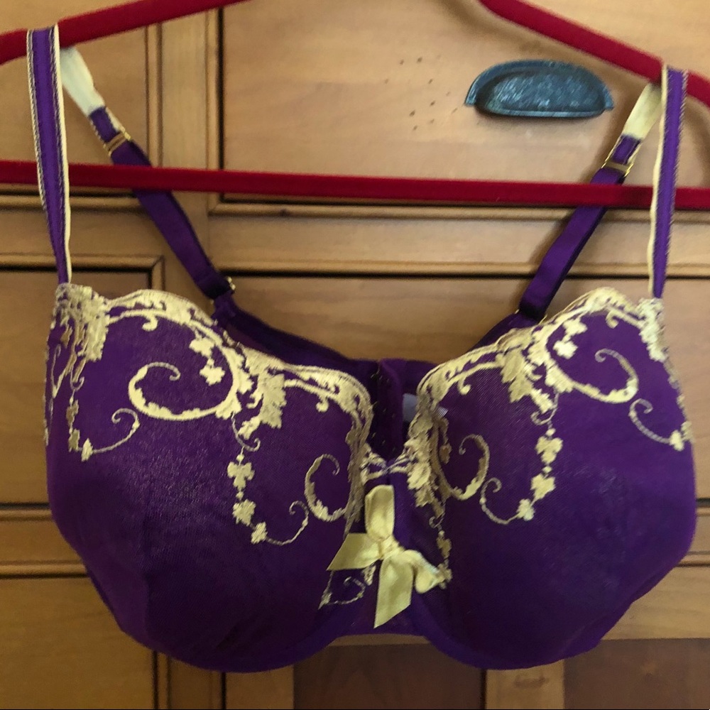 Festive gold lace trim underwire bra NEW